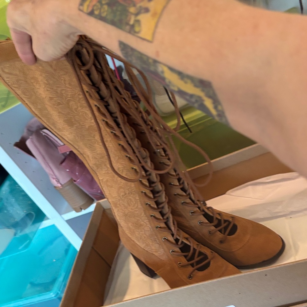 NIB Spell Clair De Lune Lace Up Boots - Toffee. Size 40